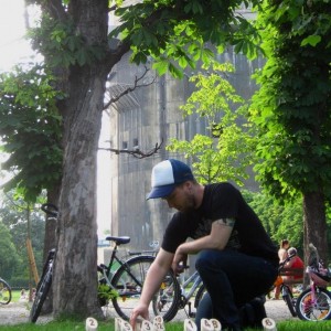 Valmentaja Toni Kettinen yrittää saada joukkueensa palikat järjestykseen