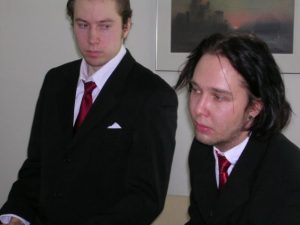 Karri Kalpio (vas) saa jalkeille kovan ryhmän